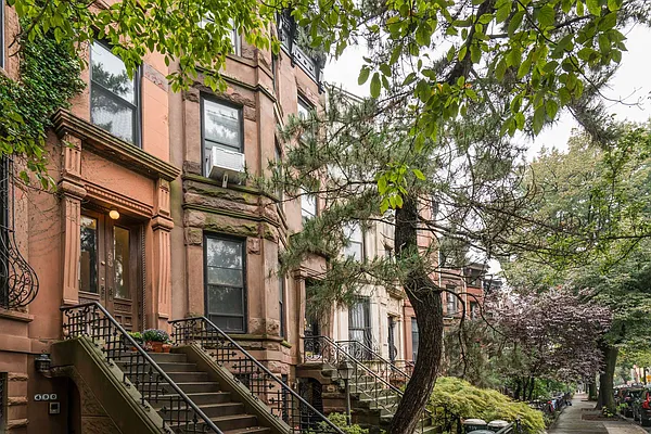 Sold by Compass | media 27