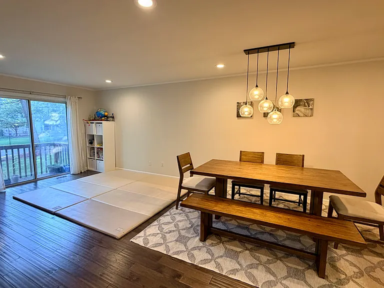 56 Foxwood Sq N — Photo 3