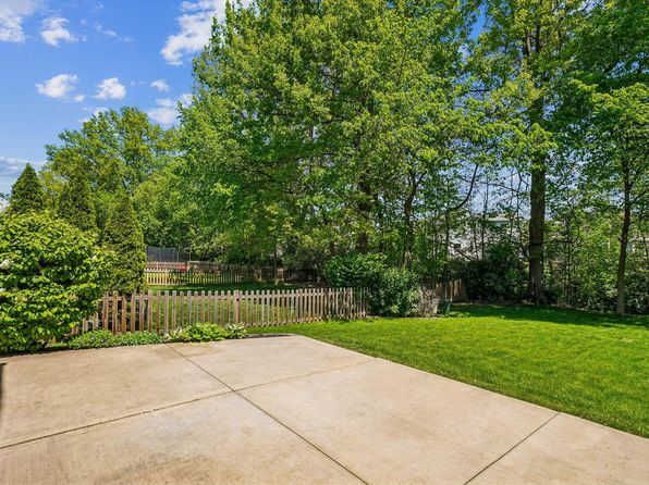 1137 Pebble Brook Dr, Columbus, OH 43240