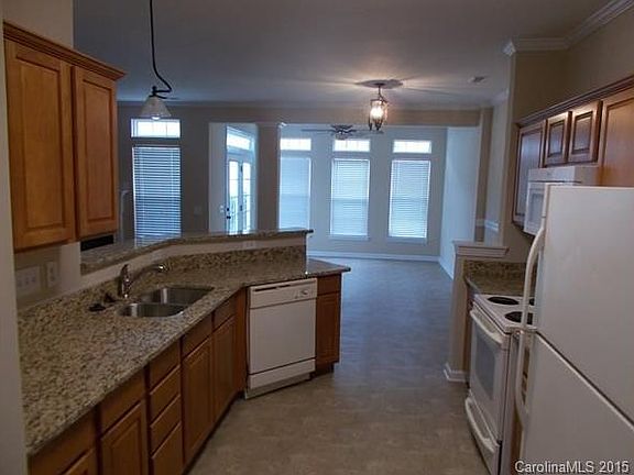 4th image of 313 Shingleoak Dr