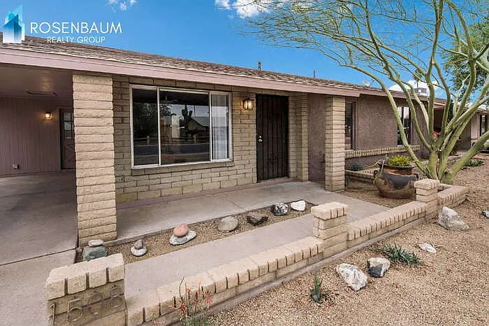 1508 W Capri Ave — Photo 2