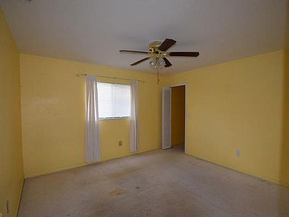 3rd image of 18229 Sandy Pines Cir