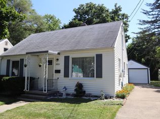 2621 Maplewood Ave, Lansing, MI 48910