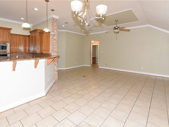 4th image of 2408 Duran Dr