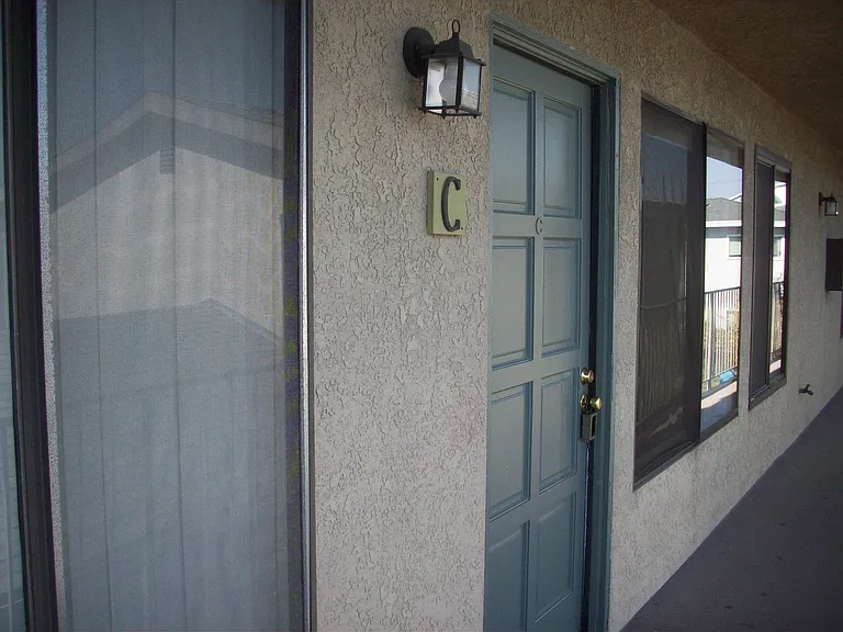 1064 Ohio Ave #C — Photo 4