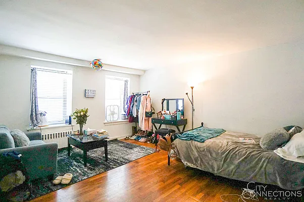 Rented by City Connections Realty | media 16