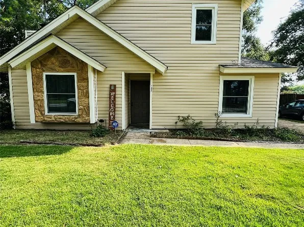 182 Honeysuckle Dr, Millbrook, AL 36054