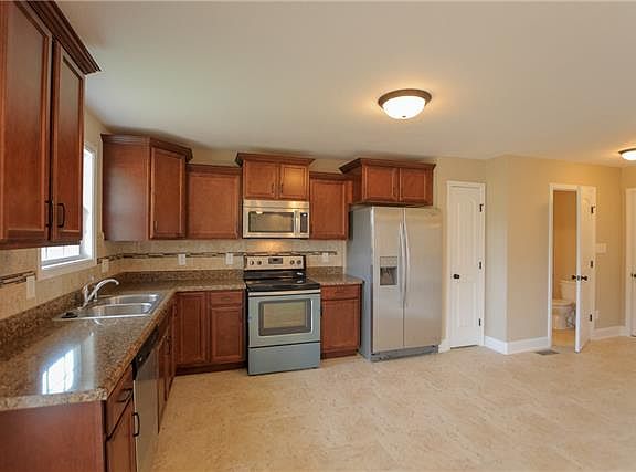 3rd image of 328 Fox Xing Lot 328