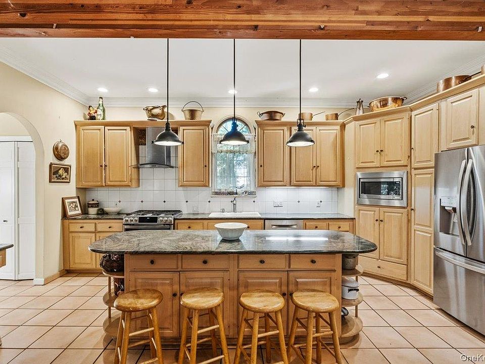 1st image of 16 Stuart Avenue