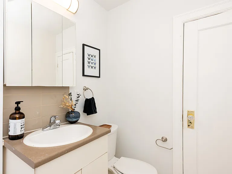 370 Stradbrook Ave #1 — Photo 19