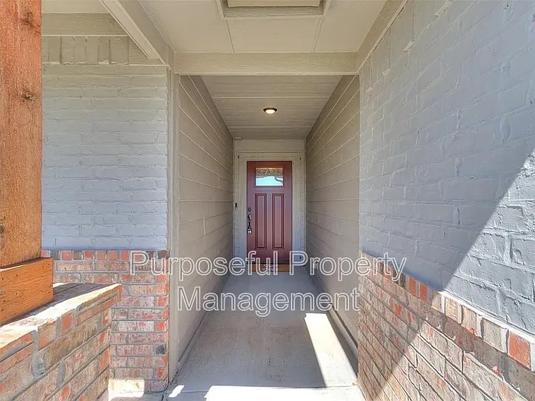 8701 Ricard Dr — Photo 3