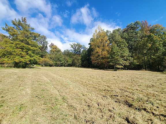 3rd image of 16055 County Road 480