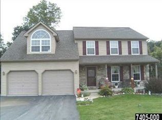 170 Burberry Ln, Mount Wolf, PA 17347