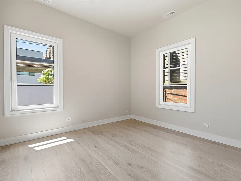 648 N Paulina St #CH — Photo 18