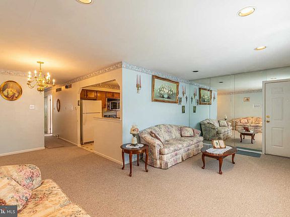 2nd image of 1515 Solly Ave