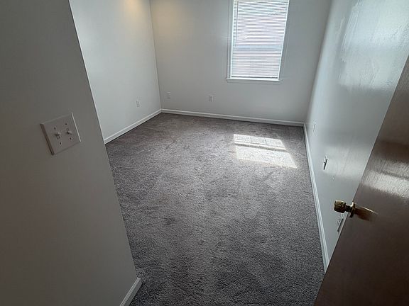 5th image of 830 Locust St APT 2