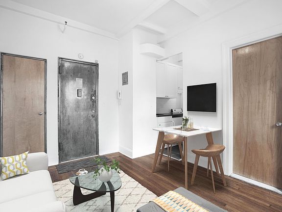 4th image of 19 W 69th St APT 1405