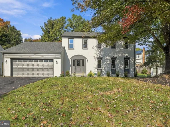 1718 Larkmeade Dr, Vienna, VA 22182