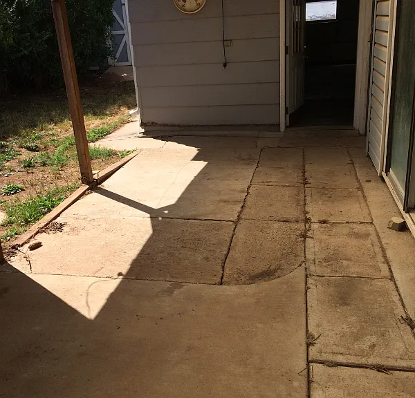 1112 E Canby St — Photo 15
