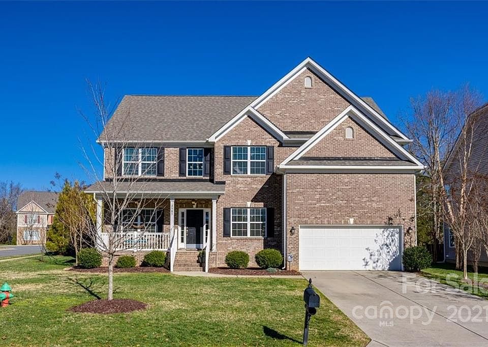 1st image of 2585 Chatham Dr