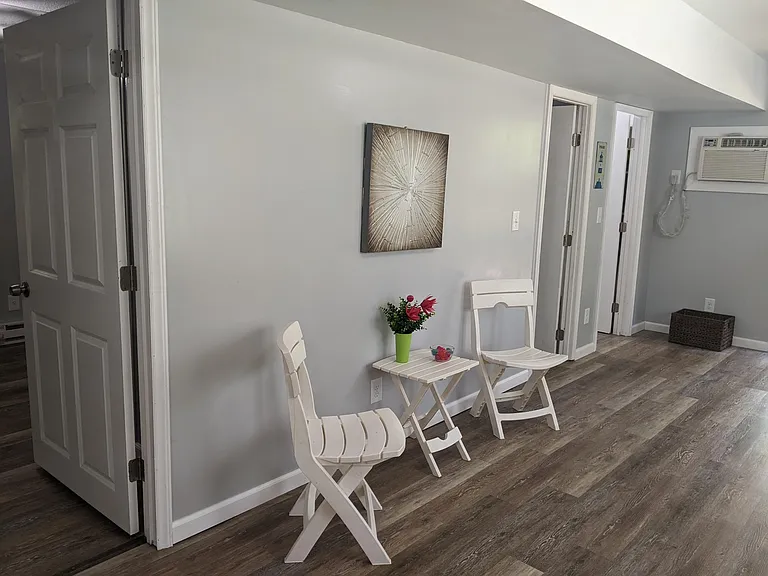 105 Linden Streetlower S — Photo 8