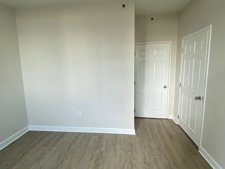 20 2nd St #2511 — Photo 10