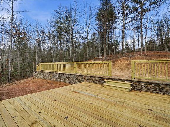 3rd image of 176 Windsor Way