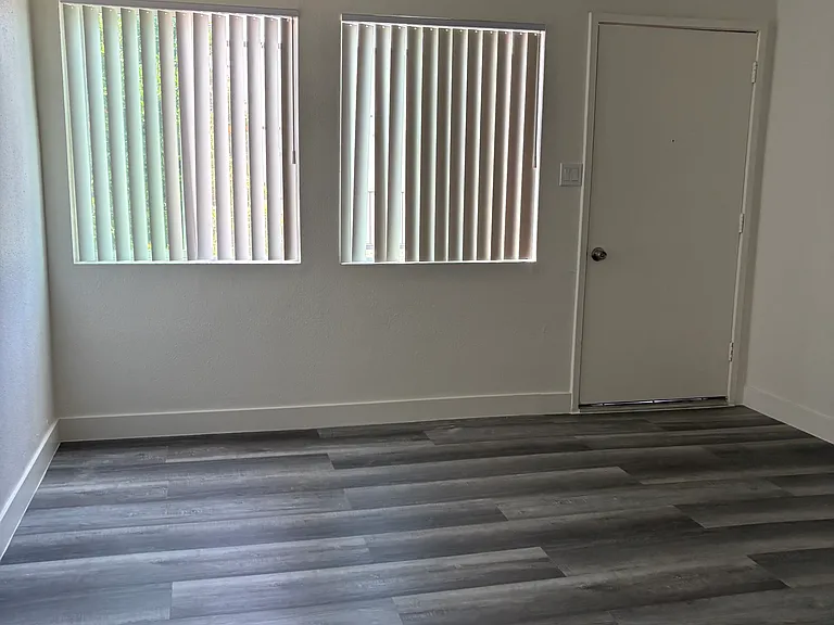 6214 Heliotrope Ave #F — Photo 3