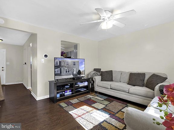 5th image of 5859 Hil Mar Dr