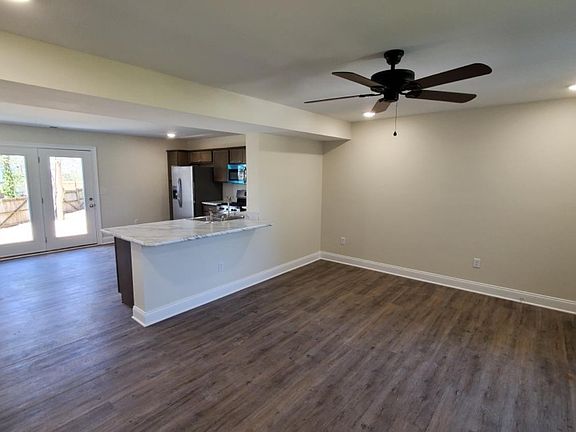 3rd image of 115 Judy Ct