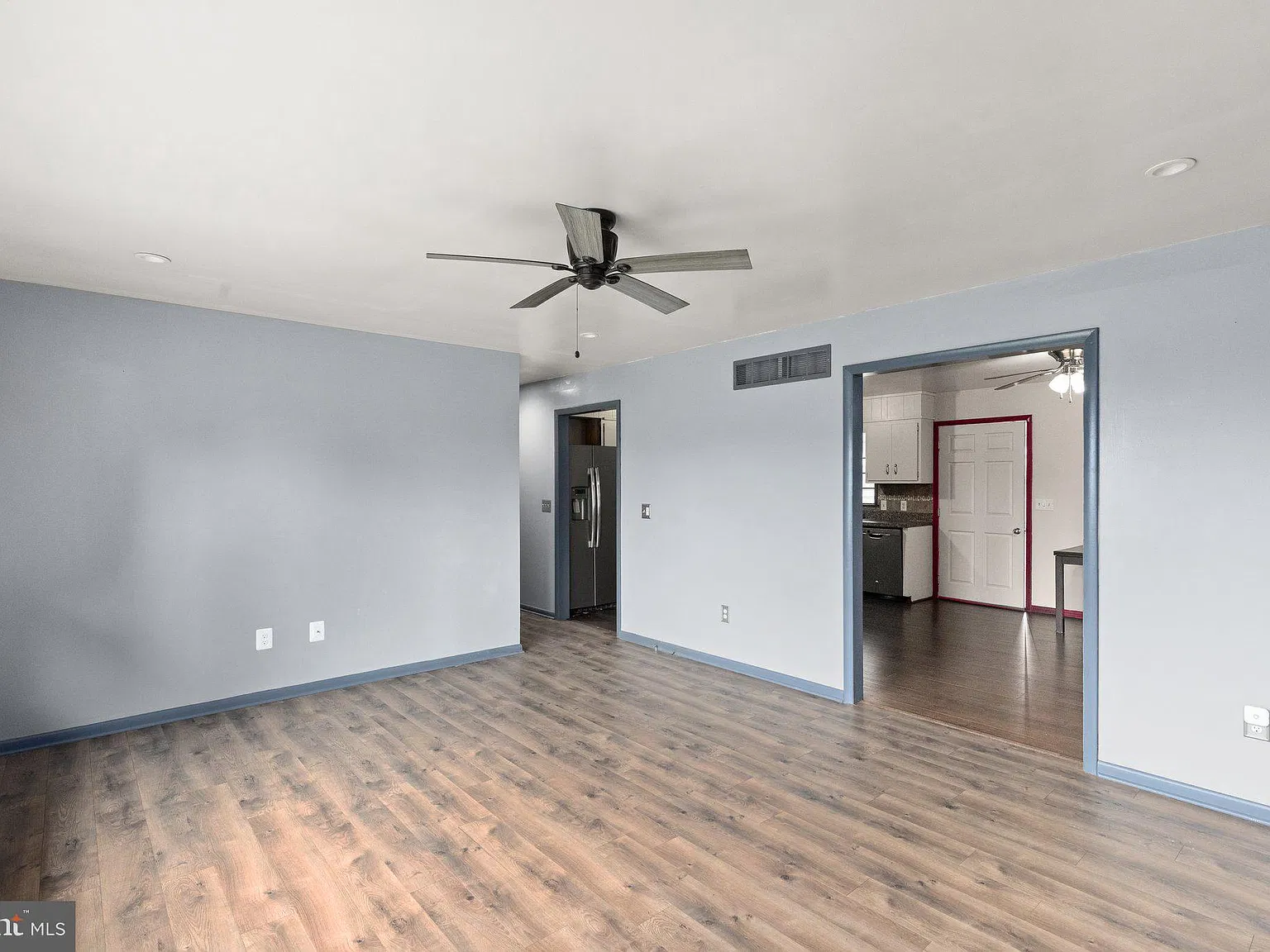 3 bed, 2.0 bath, 1200 sqft, $2,900 — Photo 4