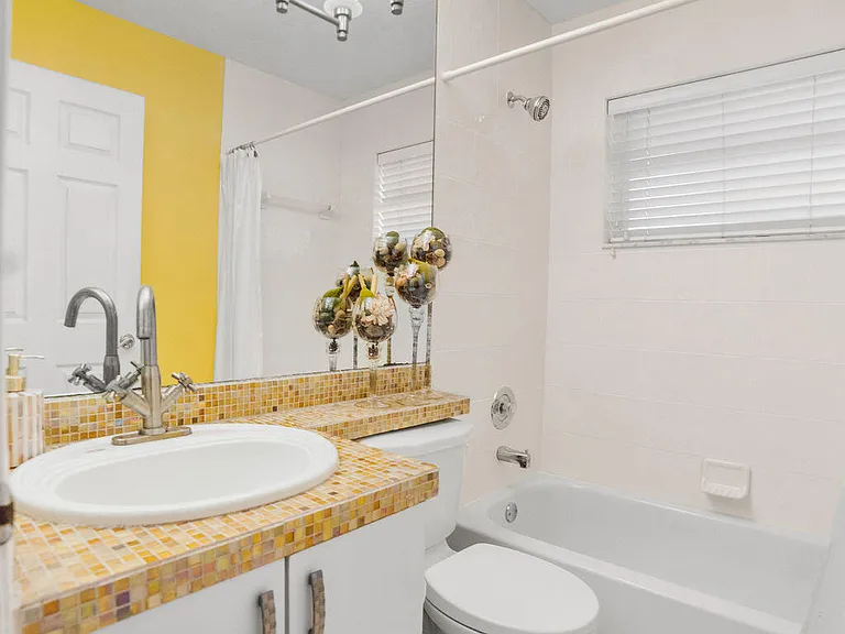 1256 Lake Breeze Dr — Photo 34