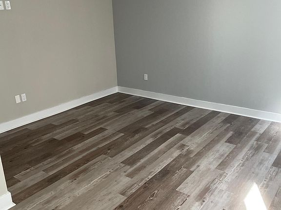 4th image of 625 Unruh Ave #205