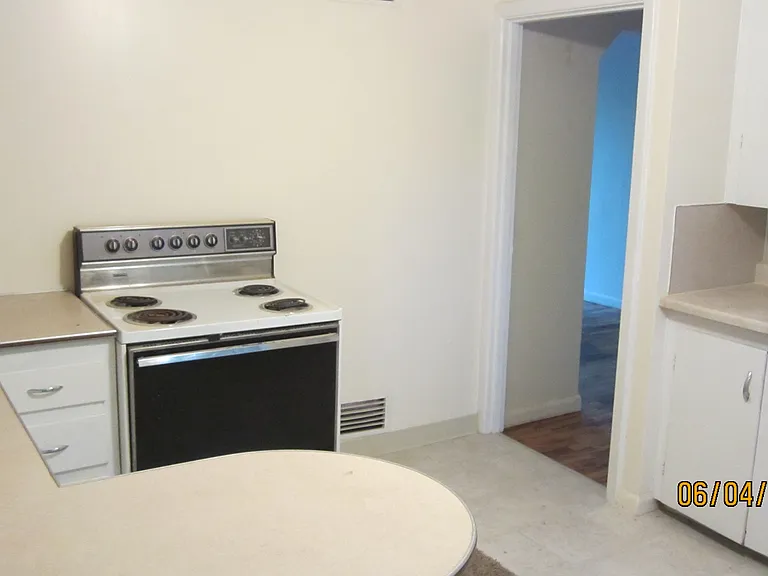 11851 E Burnside St — Photo 26