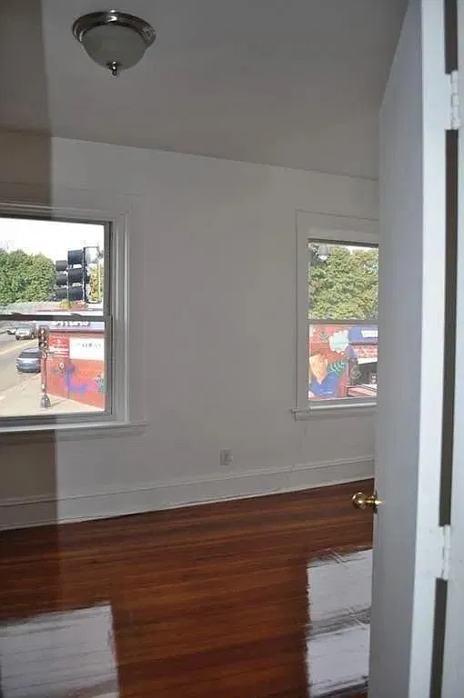 3 bed, 1000 sqft, $2,795 — Photo 1