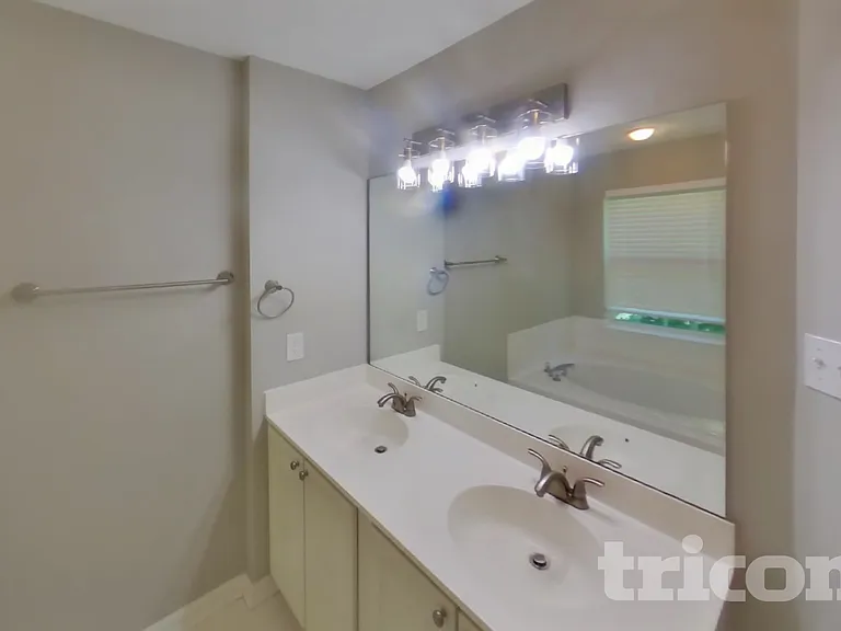 9845 Bayline Cir — Photo 10
