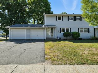 65 Woodbridge Rd, Chicopee, MA 01022