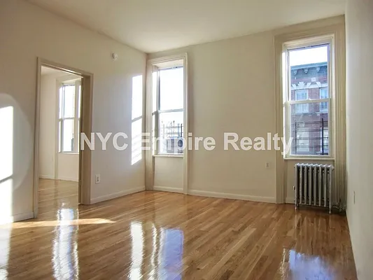 Rented by NYC Empire Realty Inc | media 15