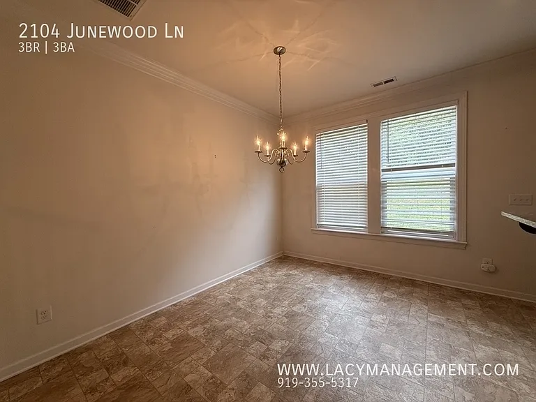 2104 Junewood Ln — Photo 7