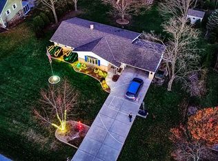 3800 Sunny Crest Dr, Brookfield, WI 53005