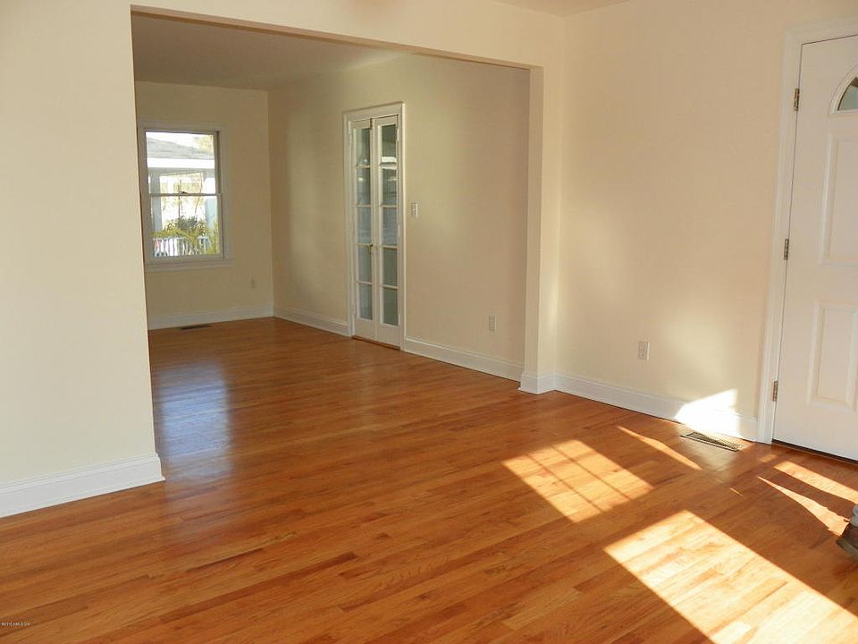 2nd image of 4 Mead Ave