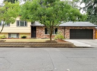 17721 NE Davis St, Portland, OR 97230