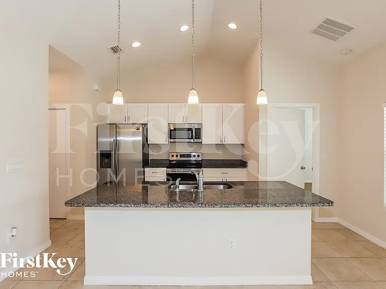 1620 Patio Ter — Photo 6