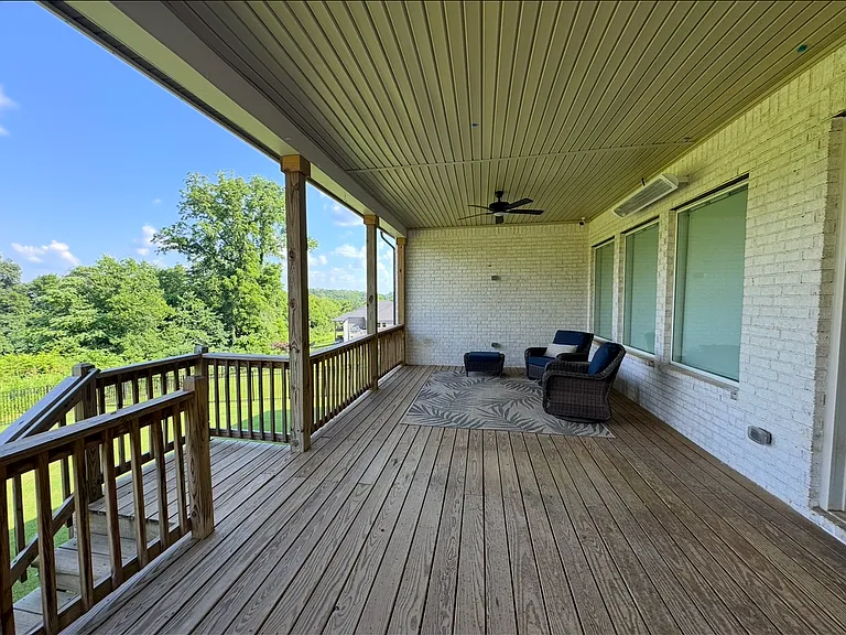 924 Tynan Way — Photo 4