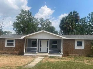 704 Flatwoods Rd, Leesburg, FL 34748