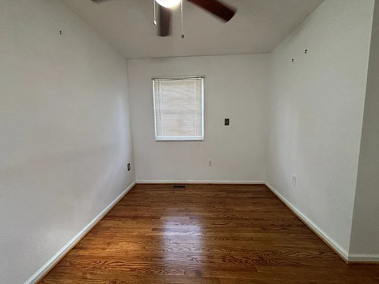 950 Morgan Ave SE — Photo 22