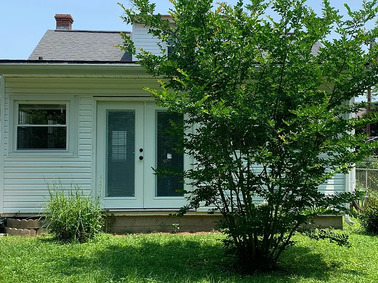 752 Addison Ave — Photo 16