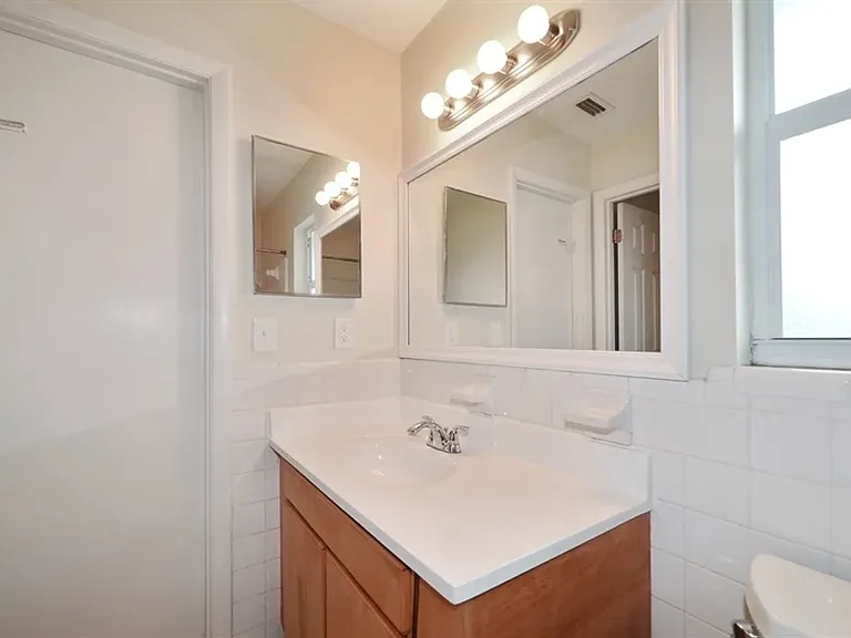 3691 York Dr W — Photo 9