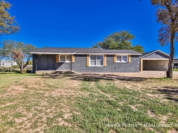 1300 S 11th St, Slaton, TX 79364