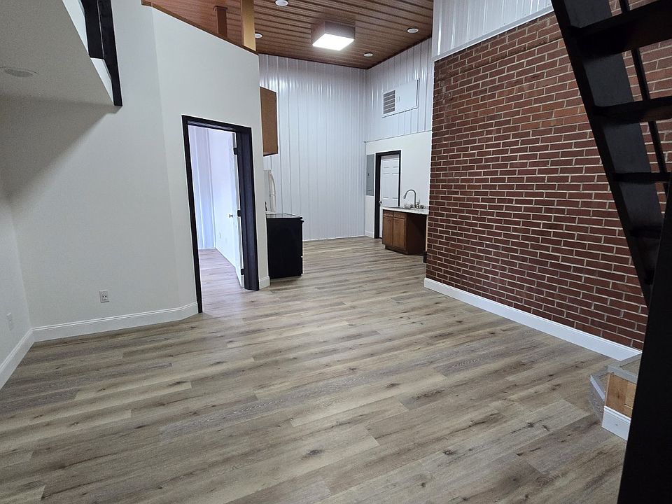 1st image of 515 Cherry Way #B